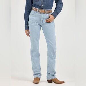 Wrangler Womens Cowboy Cut Slim Fit Jeans Bleach Light Wash NWT